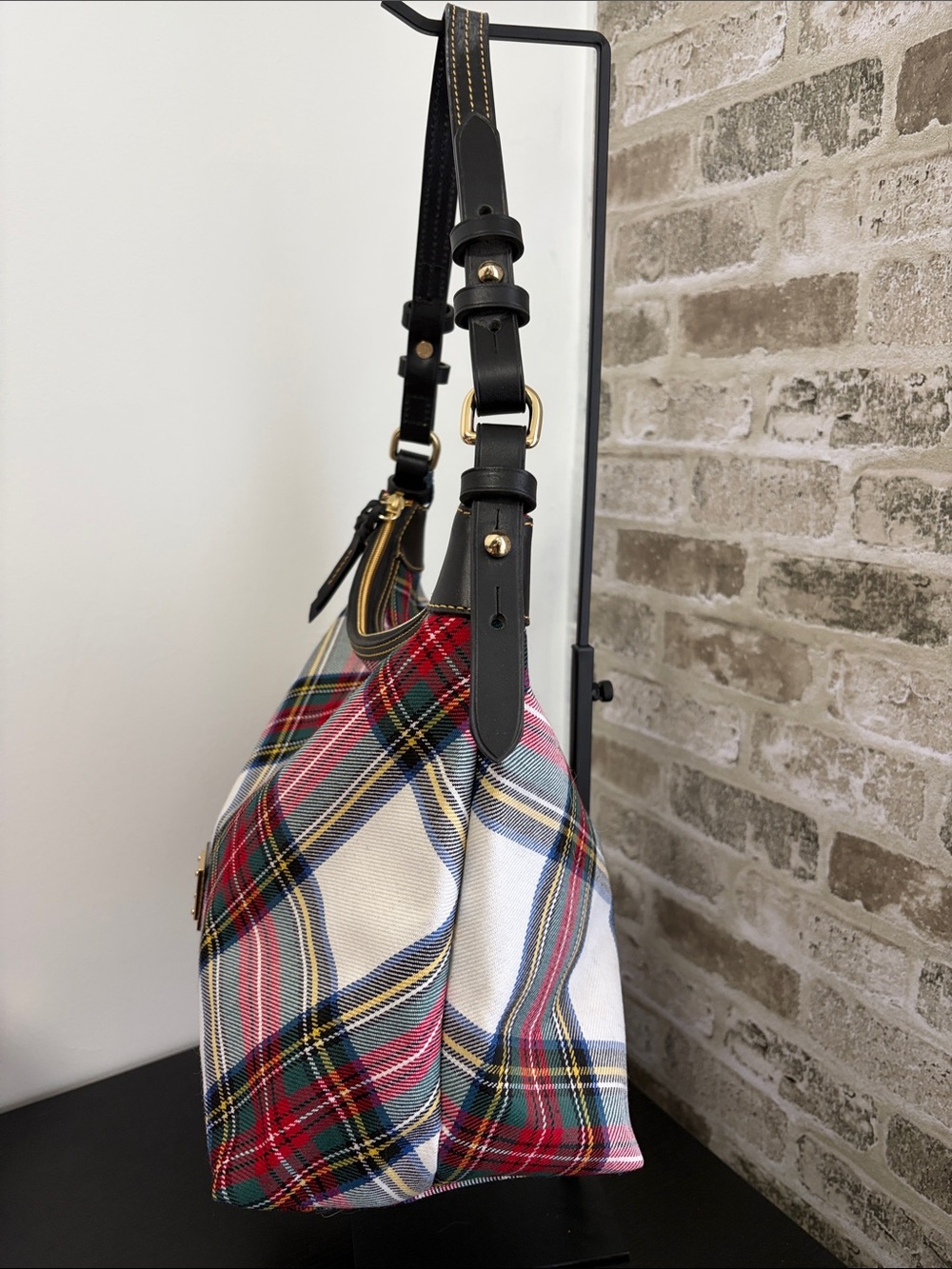 NWT Dooney & Bourke White Multi Plaid Shoulder Bag with Black Trim - Picture 5 of 15